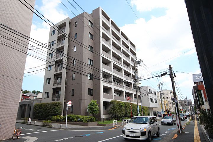 田園都市線 用賀駅歩4分8階建て最上階、人気の田園都市線駅徒歩4分の分譲タイプです。浴室リフォーム中です。 8月上旬内装完了予定です。充実設備◆オートロック◆宅配ボックス◆エレベーター◆エアコン3基(新…