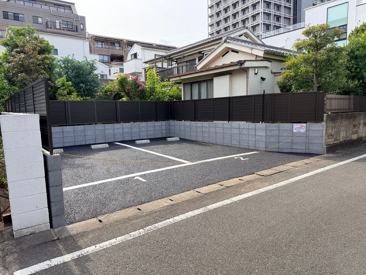 大蔵1丁目駐車場(キャンピングカー対応の広さ)