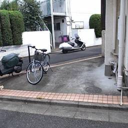 (バイク)桜1-13S駐車場 バイク(敷地内に収まるサイズ)※写真のバイクが止まっている部分
